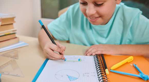 Criança Estudando Matemática